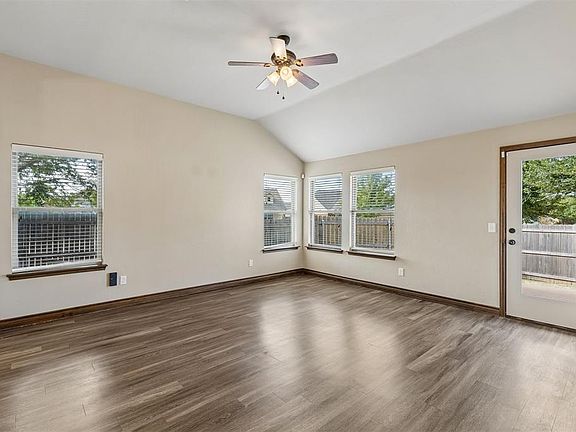 3rd image of 2500 NW 185th St