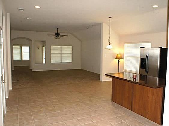 3rd image of 334 Blackhaw Dr