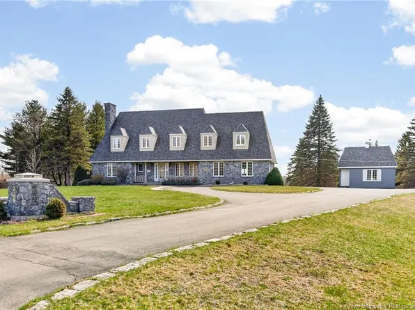 45 Belle Aventure St, Dieppe, NB E1A 5G2