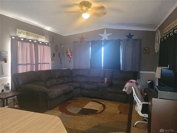 4th image of 55 Little John Dr