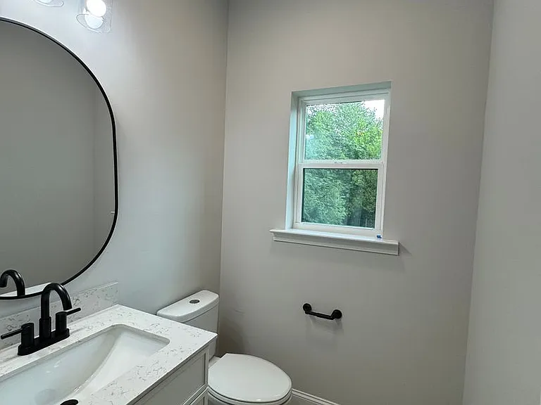 3530 Charing Cross Rd — Photo 21