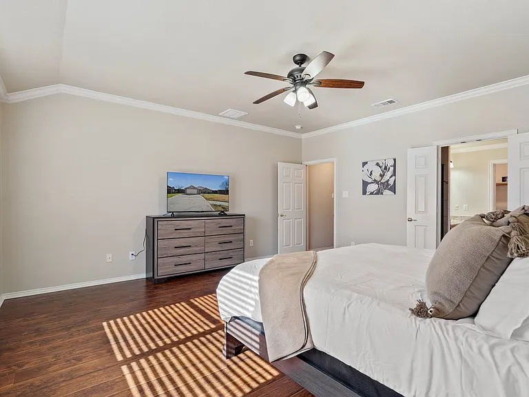 107 Loda Ct — Photo 5
