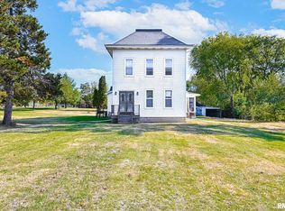 416 N Madison St, Washburn, IL