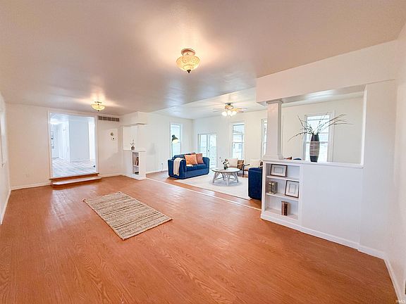 4th image of 58300 Pear Rd