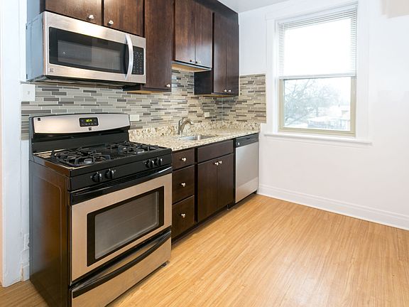 3rd image of 5047 N Central Park Ave #47-3B