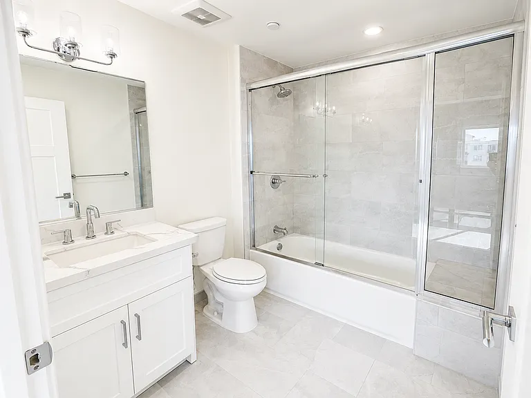 1819 Westholme Ave — Photo 18