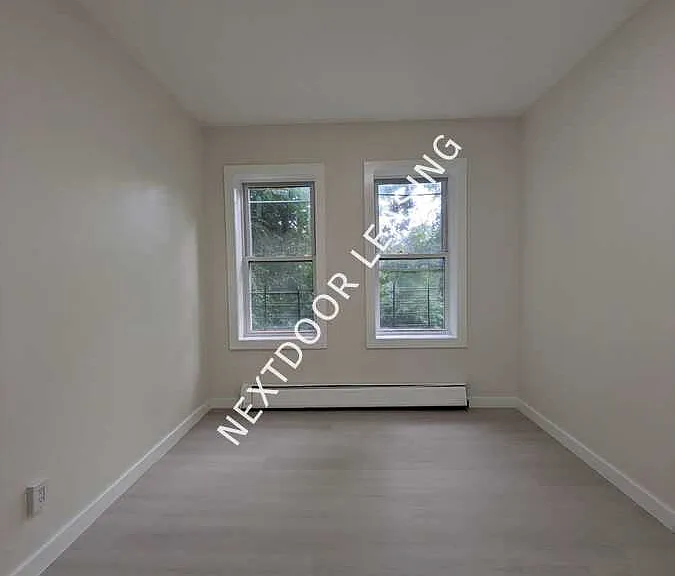 346 Princeton Ave #3M — Photo 5