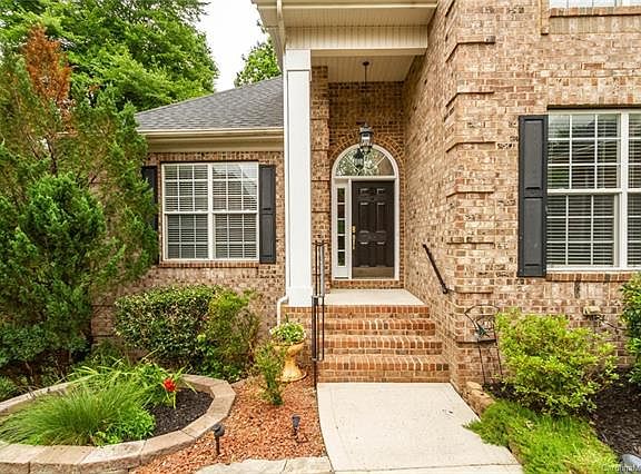 2nd image of 9345 Uxbridge Ln