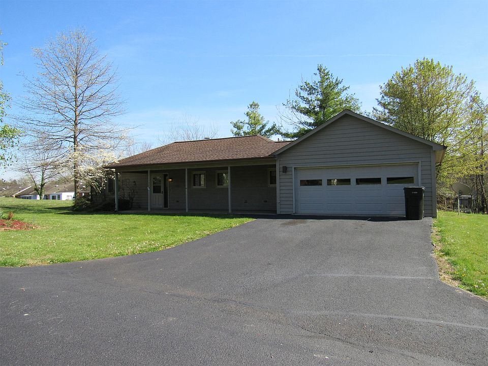 1st image of 740 Lakeview Cir