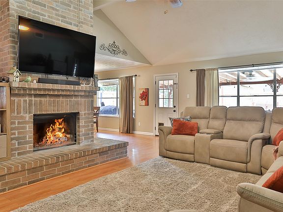 5th image of 1602 Waterford Dr