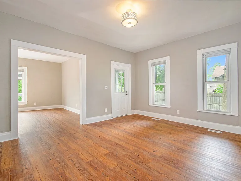62 Caroline Pl NE — Photo 3