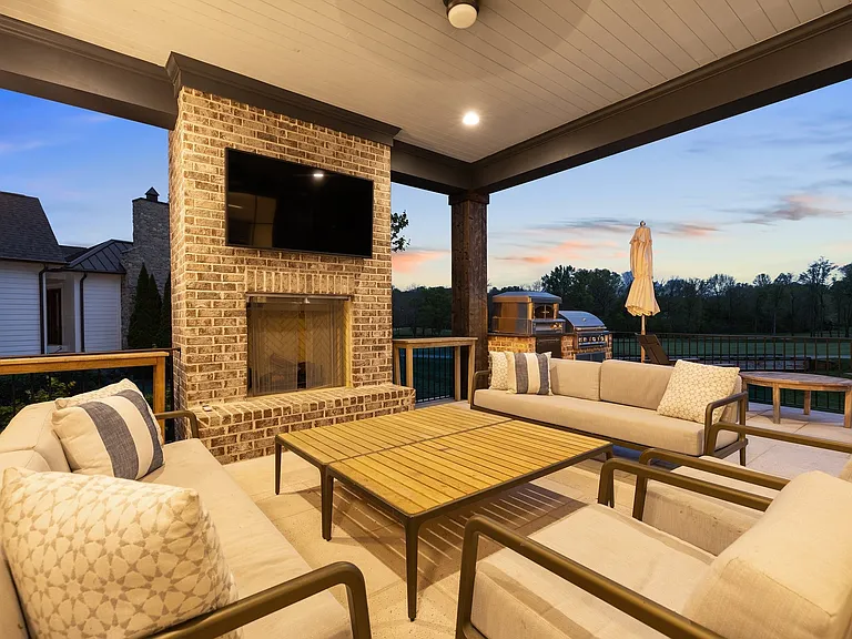 7212 Shagbark Ln — Photo 45