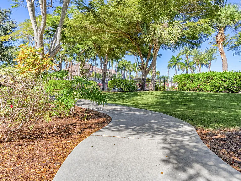 5610 Cape Harbour Dr #201 — Photo 32