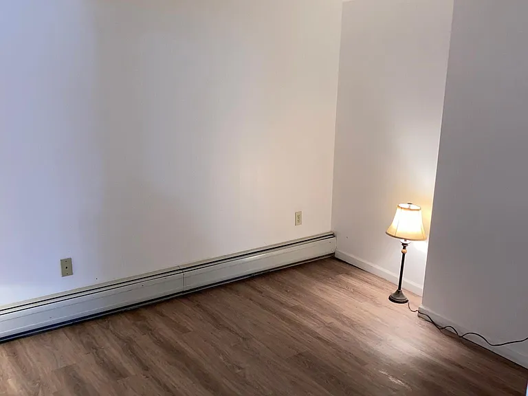 98 Morris St #BASEMENT — Photo 7
