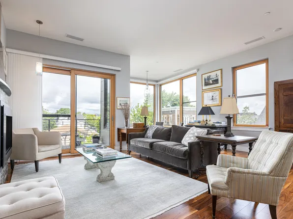 118 Congress Street #302, Portland, ME 04101