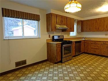 4th image of 3222 Bel Air Dr