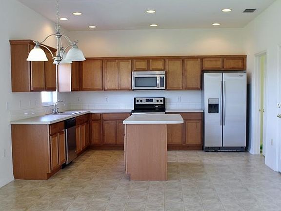 4th image of 1037 Brenton Manor Dr
