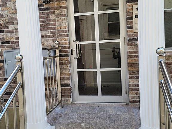 2nd image of 121 Bay 26 St #2A