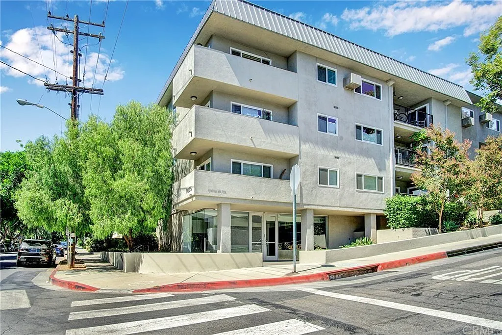 1 bed, 742 sqft, $3,800 — Photo 1