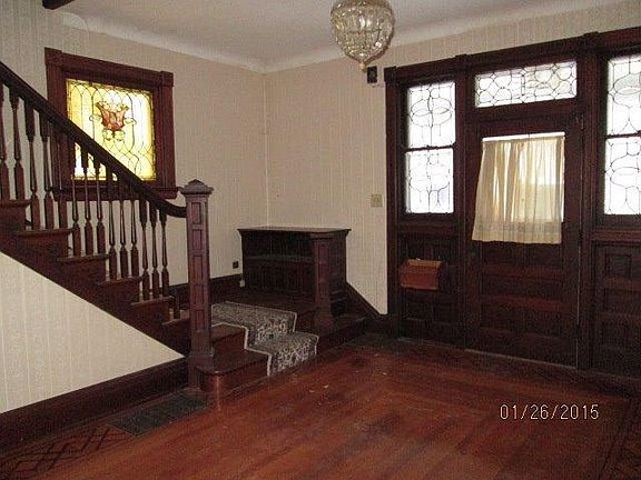 2nd image of 917 Campbell Ave