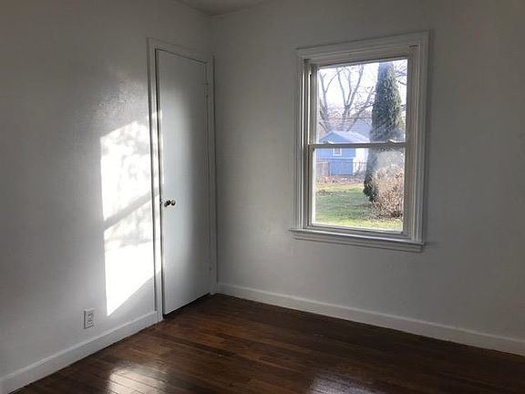 4th image of 1306 N Kaley St