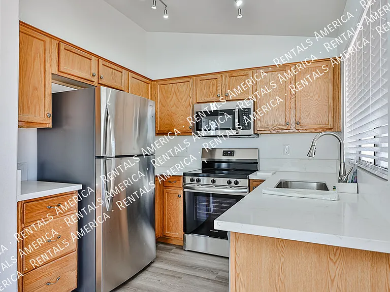 3627 W Melinda Ln — Photo 4