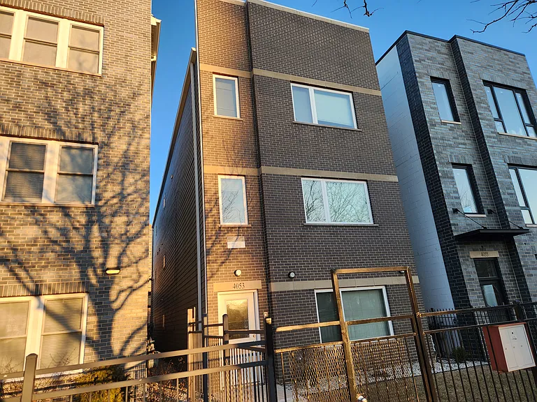 4053 S Prairie Ave #2 — Photo 1