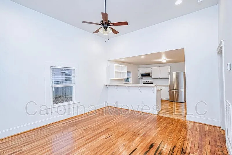 2 bed, 2.0 bath, 1024 sqft, $1,795 — Photo 3