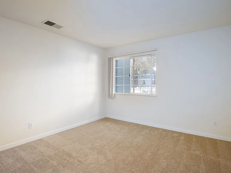 PORTOLA MEADOWS — Photo 10