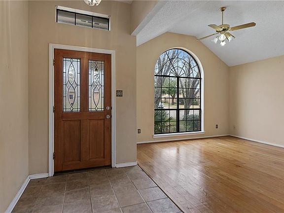 5th image of 4938 Creekridge Ln