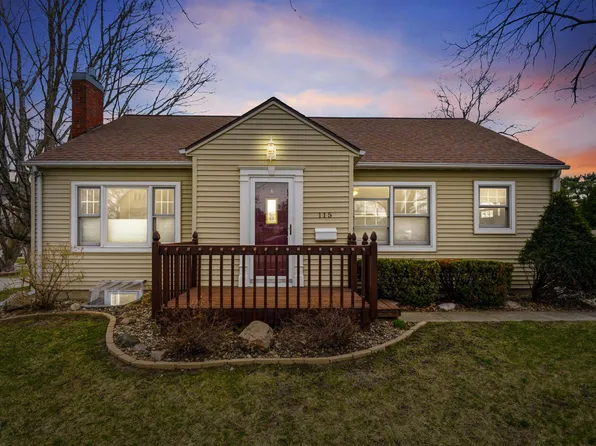 115 N Division St, Cedar Falls, IA 50613