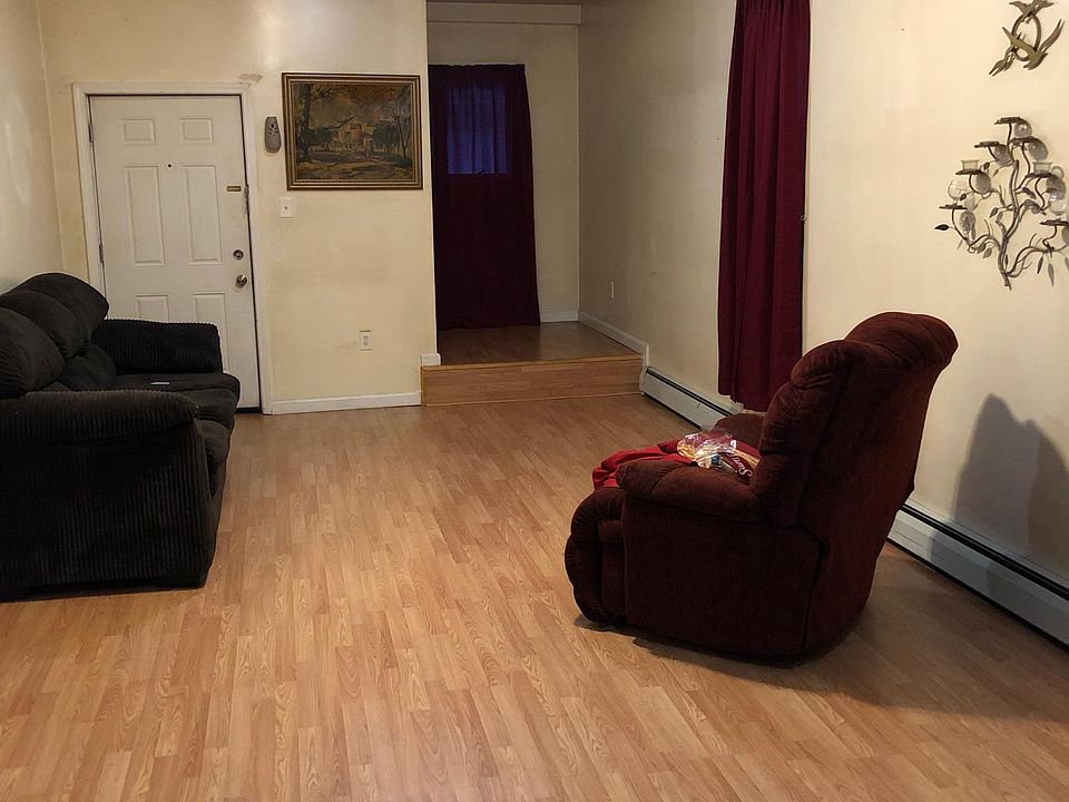 2nd image of 36 Lake St