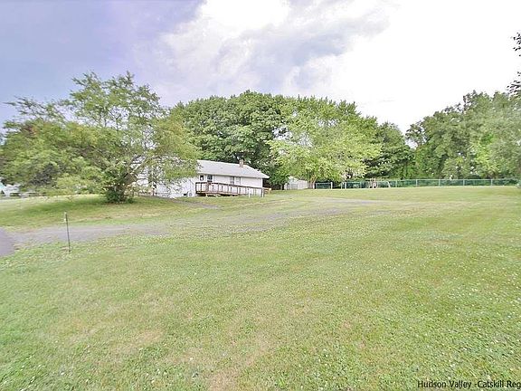 3rd image of 151 Sheryl St