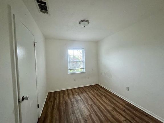 5th image of 5176 Mount Revarb Dr