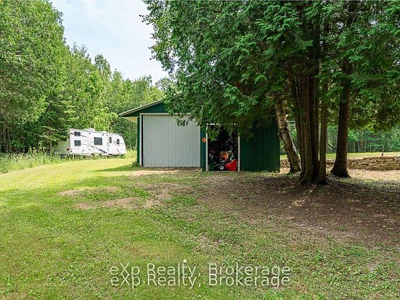 4th image of 502354 Grey Ave #1