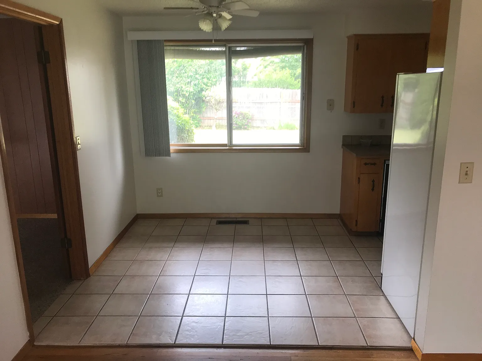 945 SE 218th Ave — Photo 2