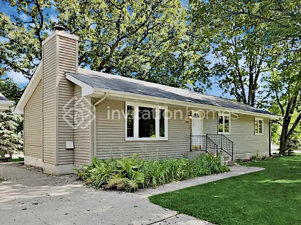 2443 Granada Ave N, Oakdale, MN 55128