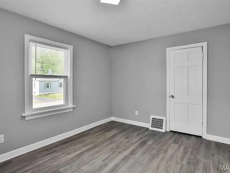2057 Coleridge Dr — Photo 28