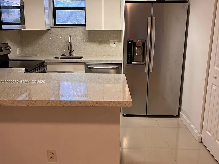 8290 Lake Dr #108 — Photo 11