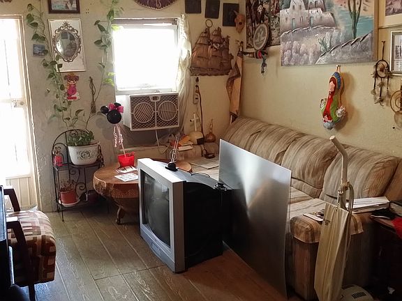 UNIT #1 LIVING AREA