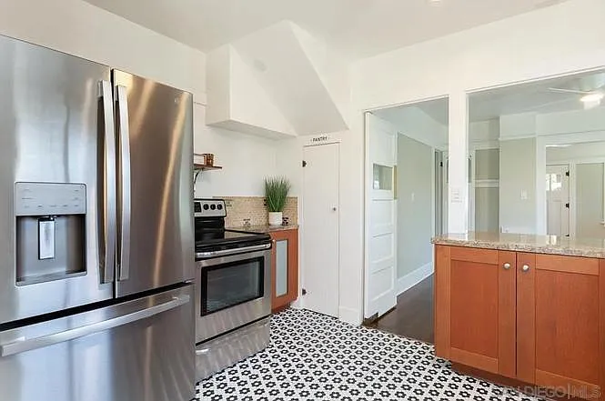 8318 Allison Ave — Photo 10
