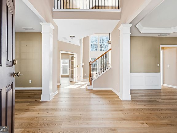 3rd image of 3910 Balas St