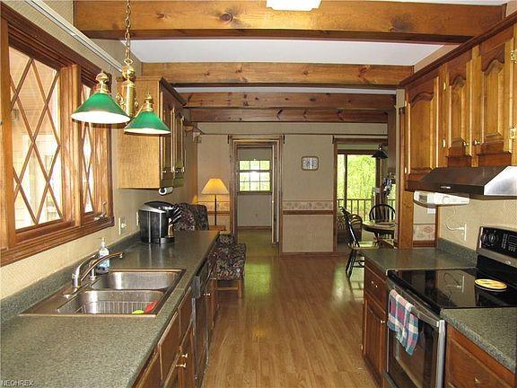 3rd image of 3170 Pine Lake Dr