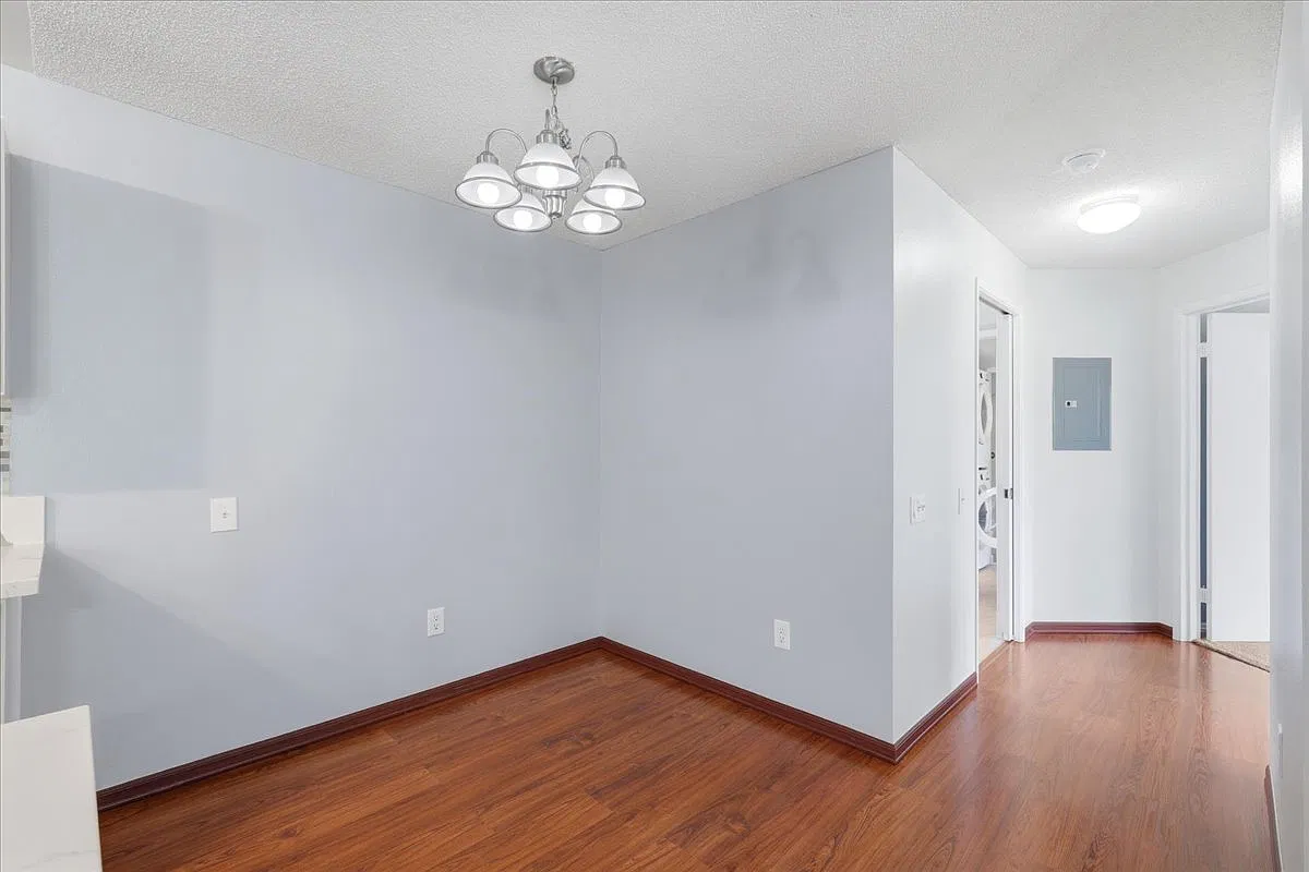 2 bed, 1.5 bath, 710 sqft, $2,800 — Photo 2