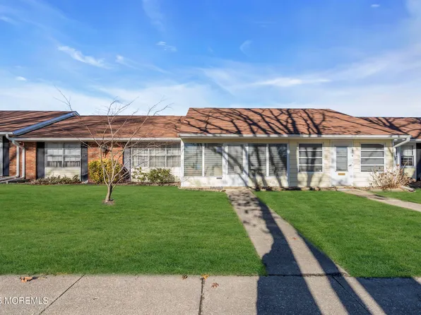 387C Chatham Court, Lakewood, NJ 08701