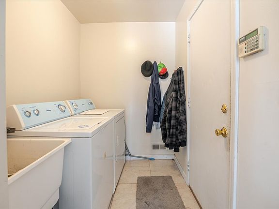 2nd image of 6423 Greenbriar Dr