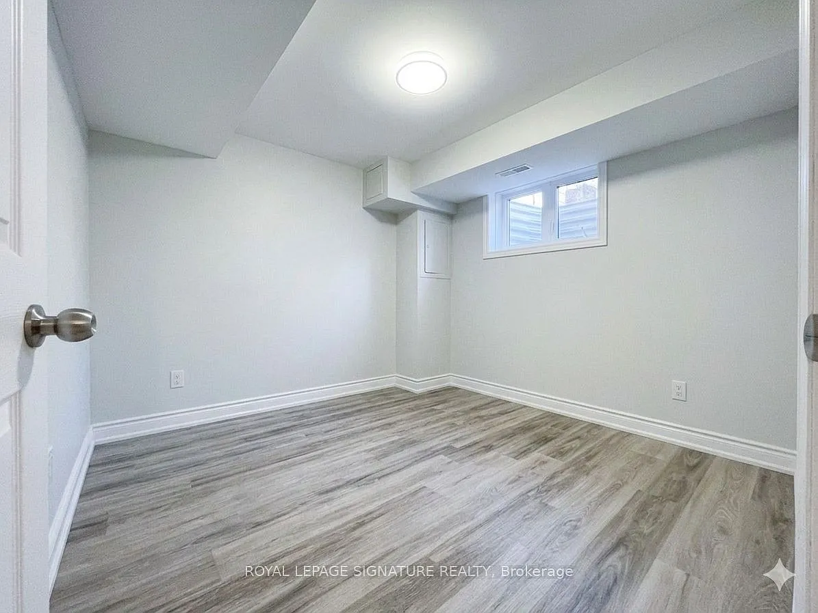 Building Photo - 22 Vandervoort Dr