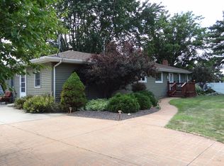 3 Timberline Dr, Fairbury, IL 61739
