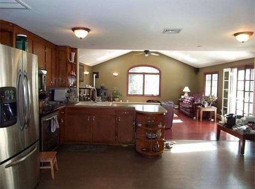 3rd image of 66 Fisher St