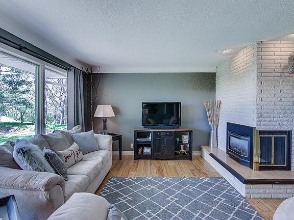 3rd image of 3597 Kelvin Ave N